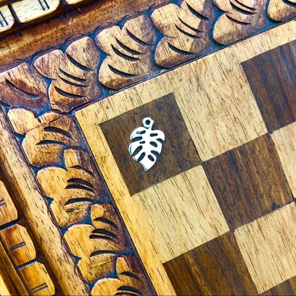 🔴 5 for $10 ONE Leaf Pendant/Charm - Silver Tone - Picture 5 of 5